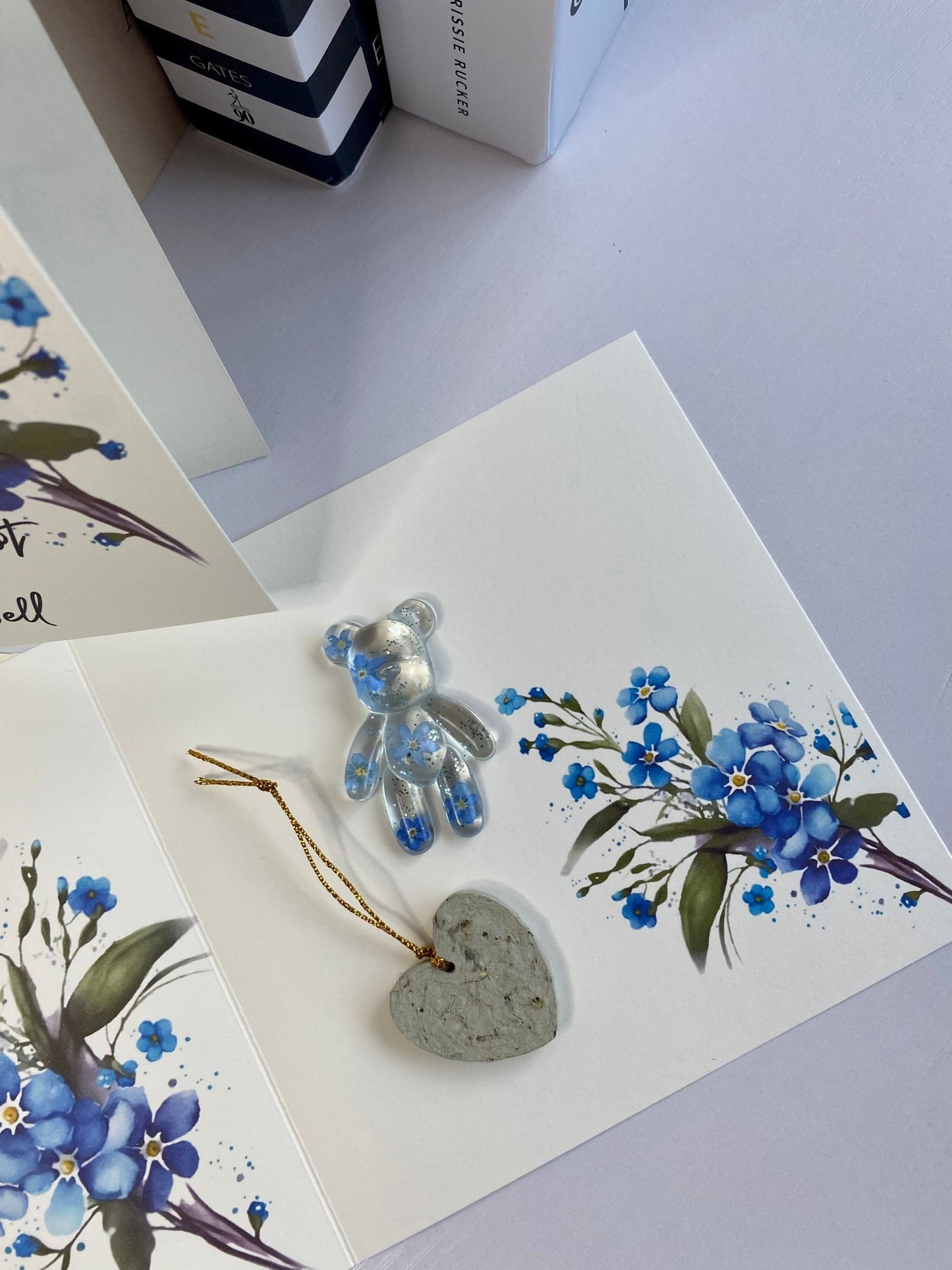 Forget Me Not Worry Bear – Pocket Hug with Pressed Flowers, Plant Me Card Gift, Custom Keychain, Sentimental Keepsake, Forget Me Not Gift - Urban.Picks