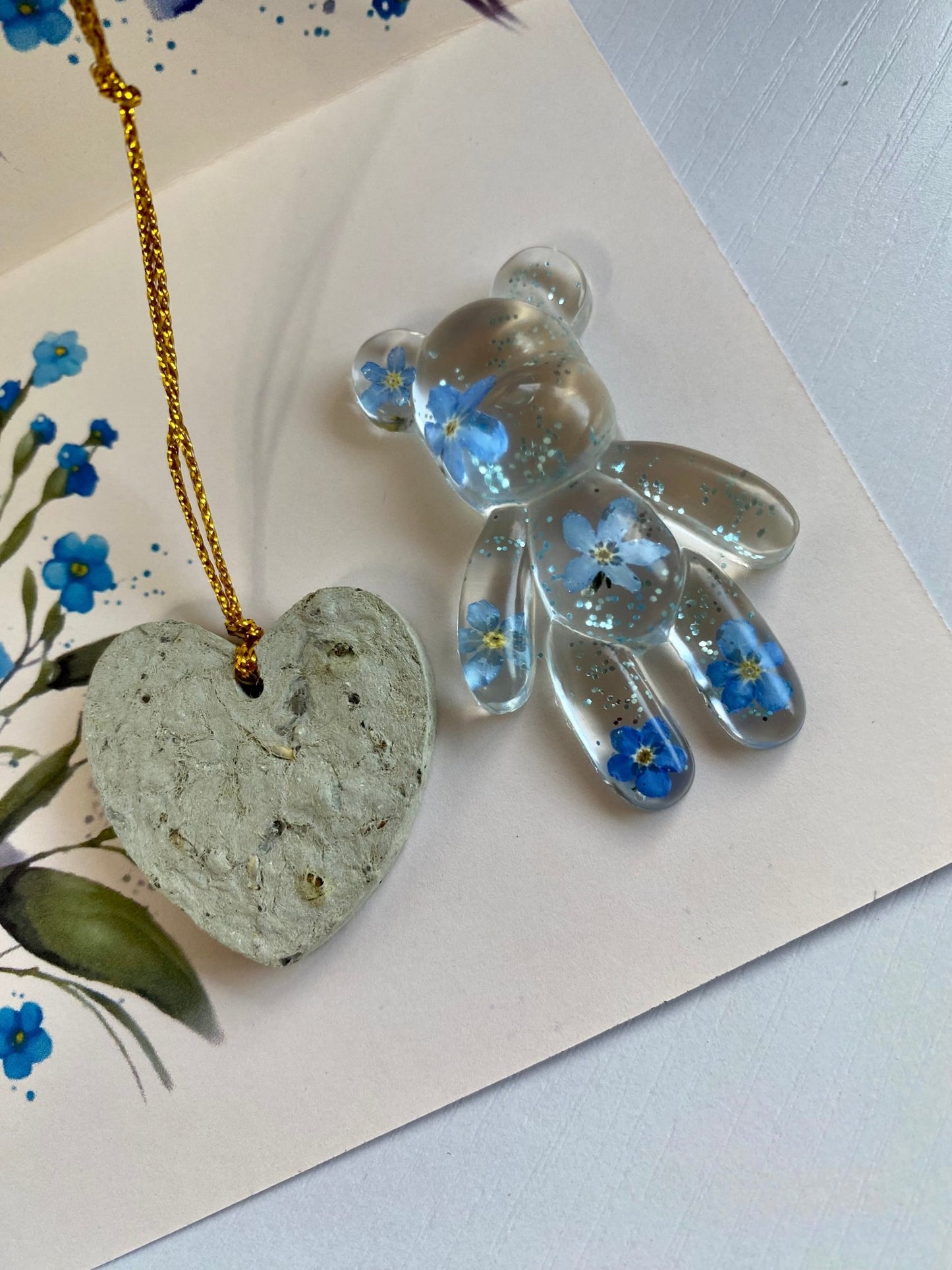 Forget Me Not Worry Bear – Pocket Hug with Pressed Flowers, Plant Me Card Gift, Custom Keychain, Sentimental Keepsake, Forget Me Not Gift - Urban.Picks