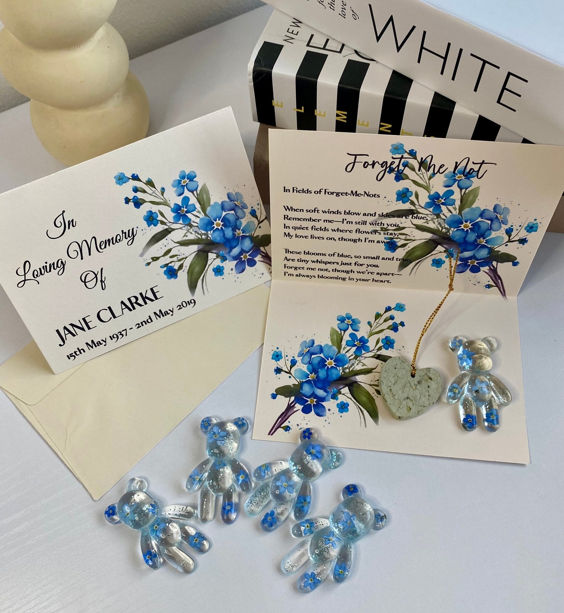 Forget Me Not Worry Bear – Pocket Hug with Pressed Flowers, Plant Me Card Gift, Custom Keychain, Sentimental Keepsake, Forget Me Not Gift - Urban.Picks