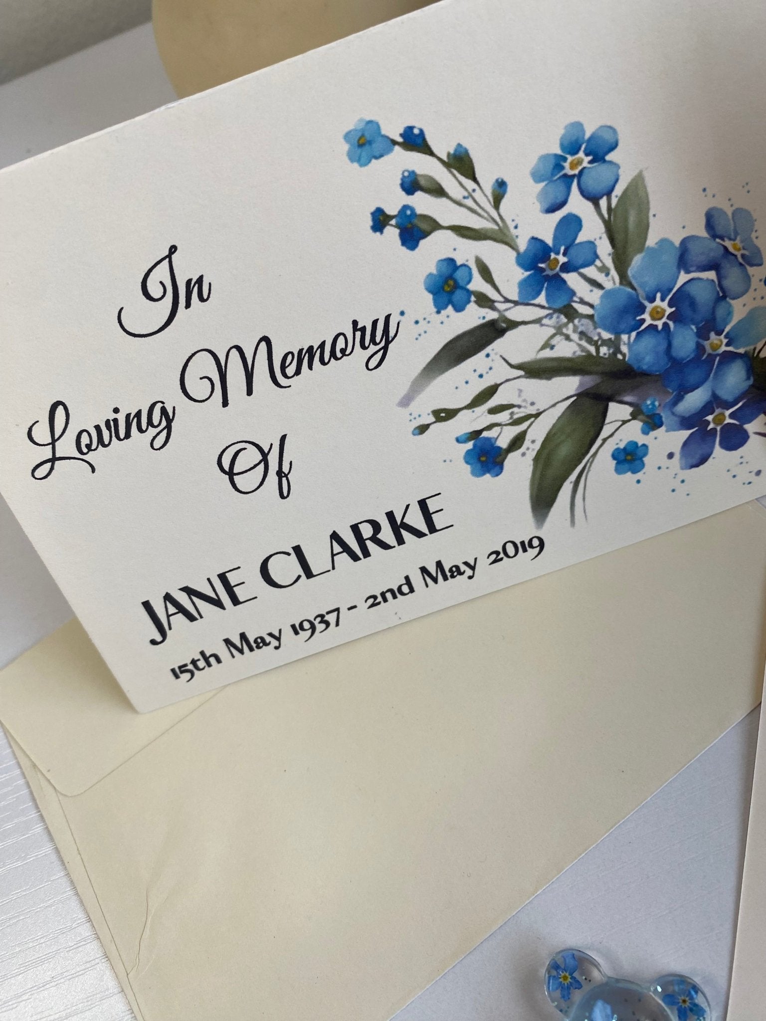 Forget Me Not Worry Bear – Pocket Hug with Pressed Flowers, Plant Me Card Gift, Custom Keychain, Sentimental Keepsake, Forget Me Not Gift - Urban.Picks