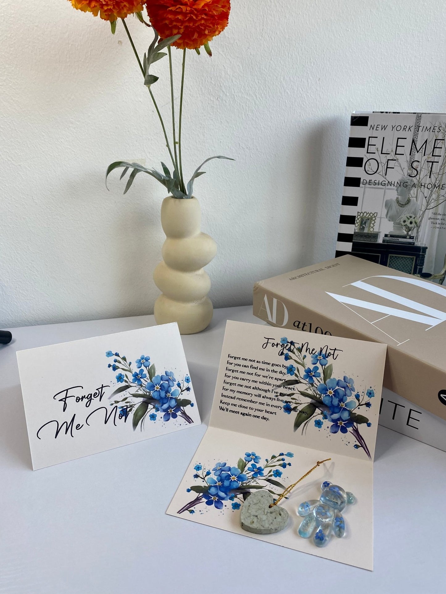 Forget Me Not Worry Bear – Pocket Hug with Pressed Flowers, Plant Me Card Gift, Custom Keychain, Sentimental Keepsake, Forget Me Not Gift - Urban.Picks