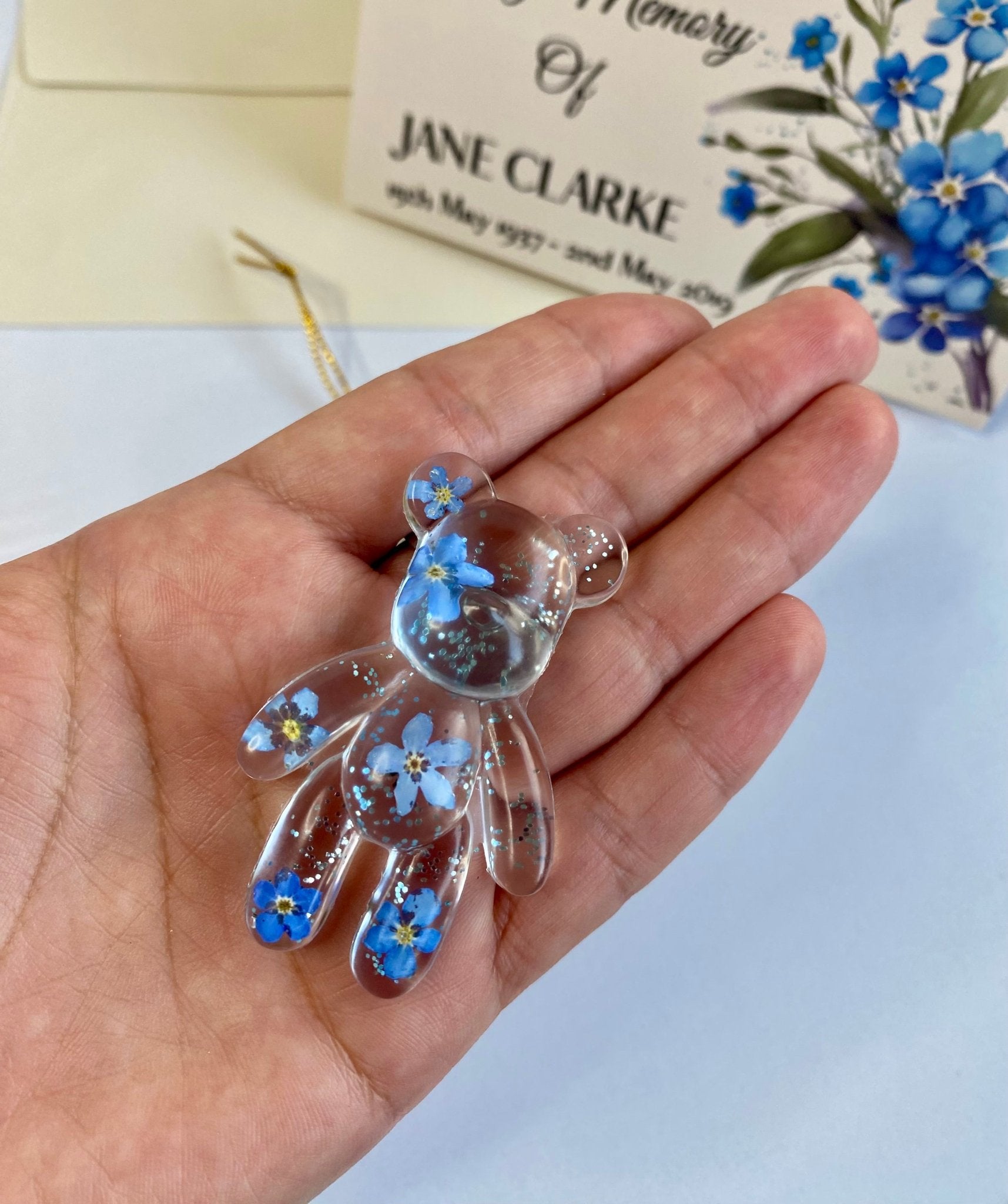 Forget Me Not Worry Bear – Pocket Hug with Pressed Flowers, Plant Me Card Gift, Custom Keychain, Sentimental Keepsake, Forget Me Not Gift - Urban.Picks